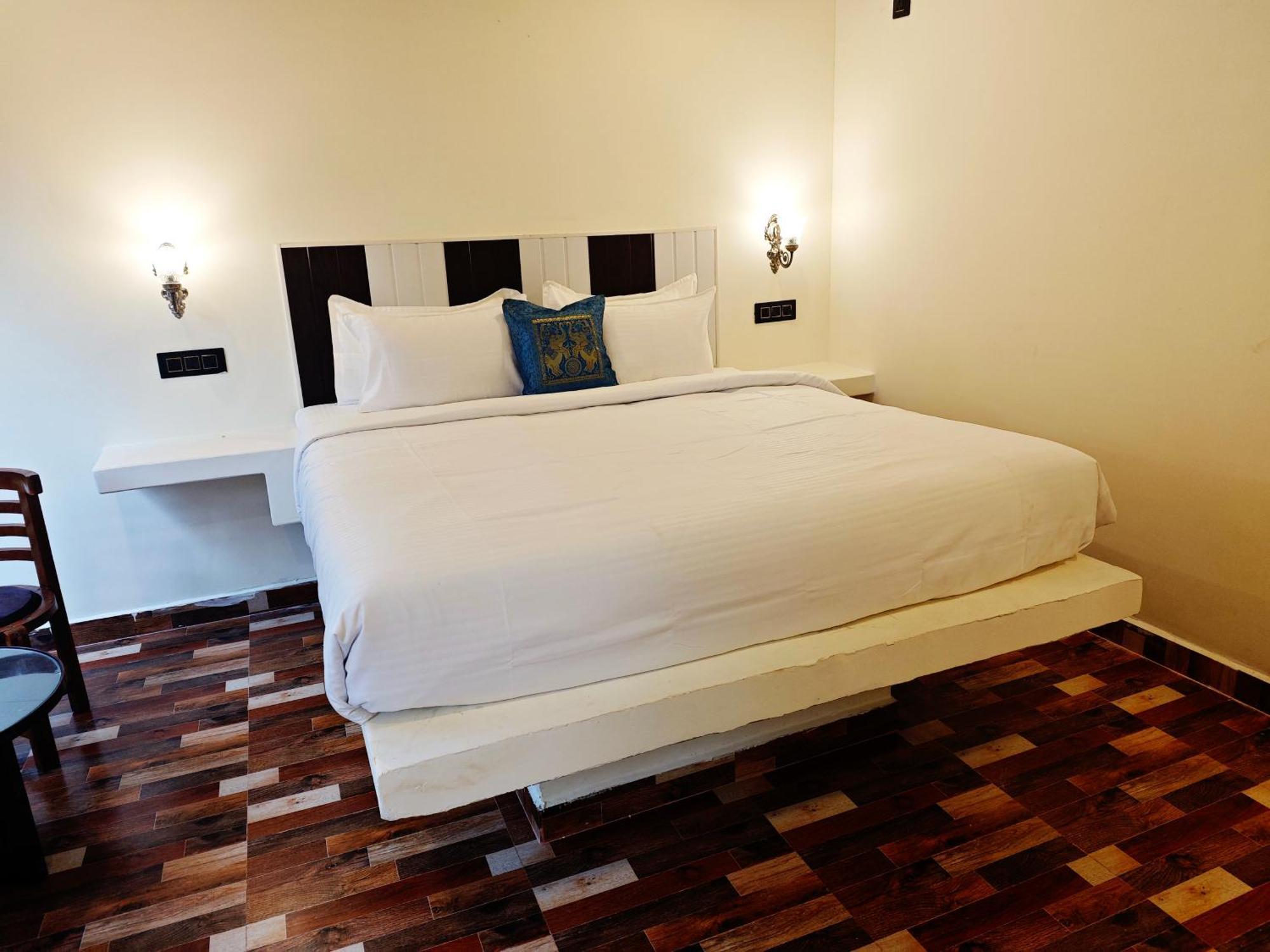 Hotel Kiom And 3*